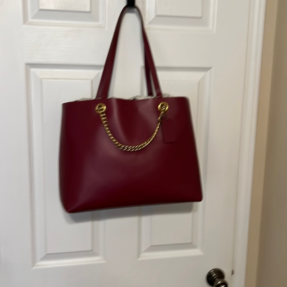Burgundy tote Coach